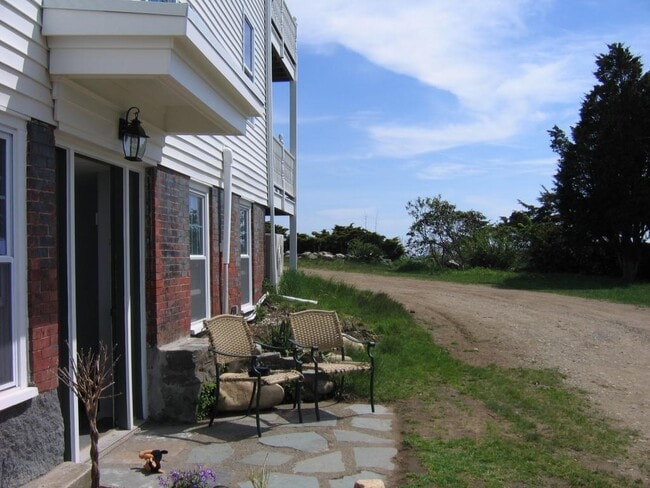 property at 11 Great Boars Head Ave