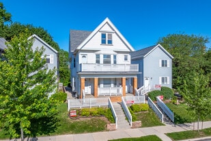 3373 N Oakland Ave in Milwaukee, WI - Building Photo