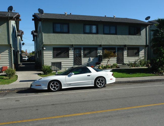 920-960 Clyde Ave in Santa Clara, CA - Foto de edificio - Building Photo