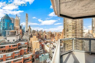 200 E 61st St in New York, NY - Foto de edificio - Building Photo