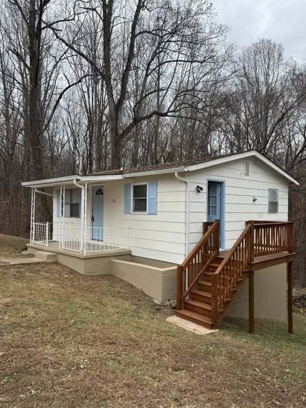 129 Hamilton Ct in Danville, VA - Building Photo