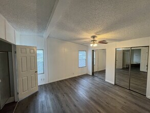 10839 Cozarts Chalet Dr in Gibsonton, FL - Building Photo - Building Photo