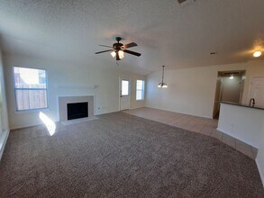 212 Enchanted Ct in Grand Prairie, TX - Building Photo - Building Photo