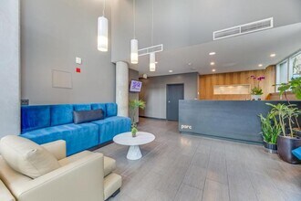 81 Clay St in Seattle, WA - Building Photo - Building Photo