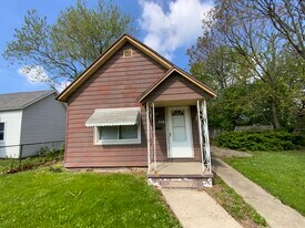 908 Jewell St in Danville, IL - Building Photo