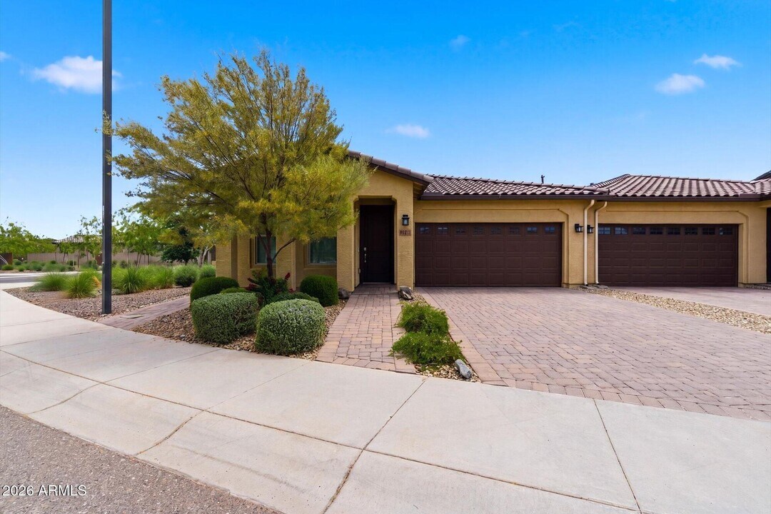 17211 W Whispering Wind Dr in Surprise, AZ - Building Photo