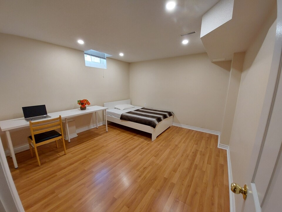 1 Salt Creek Av in Richmond Hill, ON - Building Photo