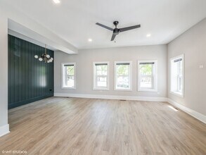 1607 W Waveland Ave in Chicago, IL - Building Photo - Building Photo