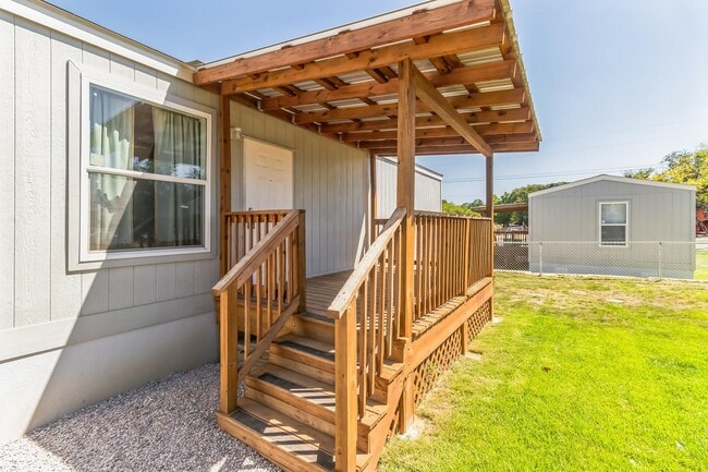 property at 105 E Briar Dr