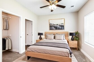 5601 NE 80th Ter in Kansas City, MO - Foto de edificio - Building Photo