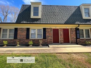 Country Club Apartments in Lincolnton, NC - Foto de edificio - Building Photo