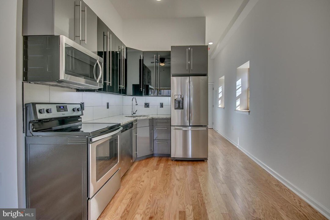 261 S 17th St-Unit -2F in Philadelphia, PA - Foto de edificio