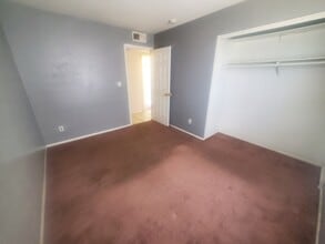 8822 W Sahuaro Dr in Peoria, AZ - Foto de edificio - Building Photo