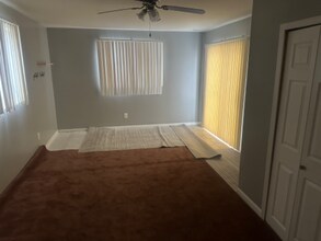 5731 Fenton St in Dearborn Heights, MI - Foto de edificio - Building Photo