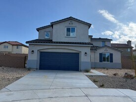 13329 Racimo Ct in Victorville, CA - Building Photo