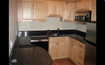 33 Redwood Rd, Unit #1 in Newton, MA - Foto de edificio - Building Photo