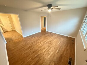 2226 N Kentwood Ave in Springfield, MO - Building Photo - Building Photo