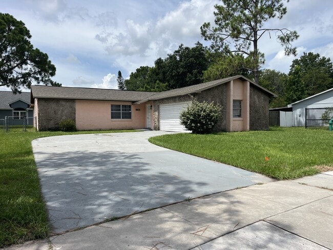 property at 7628 Rio Pinar Lakes Blvd