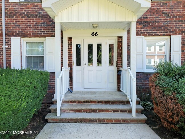 property at 66 Stonehurst Blvd