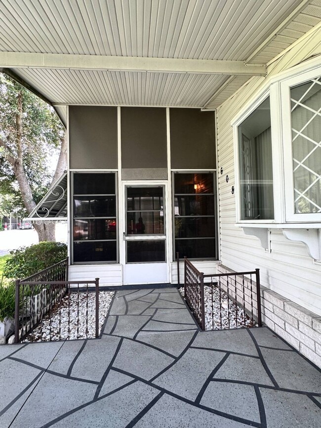 608 Klickety Klak Ln in Valrico, FL - Building Photo - Building Photo