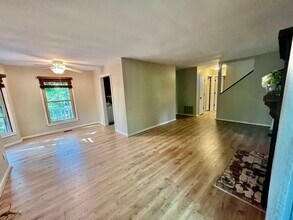 29 Hunters Way in Chapel Hill, NC - Building Photo - Building Photo