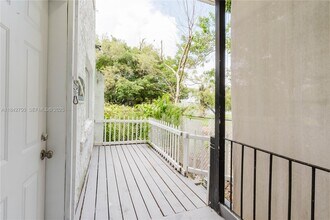 109 NW 6th Ave in Miami, FL - Foto de edificio - Building Photo