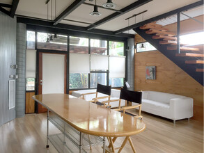 12915 Greene Ave in Los Angeles, CA - Foto de edificio - Building Photo