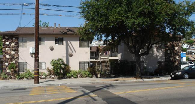 6559 N Figueroa St in Los Angeles, CA - Foto de edificio - Building Photo