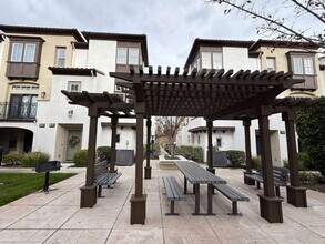 121 Sonoma Ter in Mountain View, CA - Building Photo - Building Photo