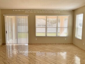 2045 Heartland Cir in Valrico, FL - Building Photo - Building Photo