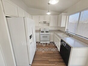 920 W Perch Ave in Ridgecrest, CA - Building Photo - Building Photo