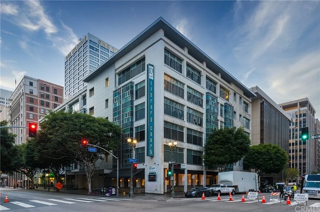 property at 630 W 6th St