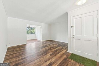 72 Montre Square NW in Atlanta, GA - Building Photo - Building Photo
