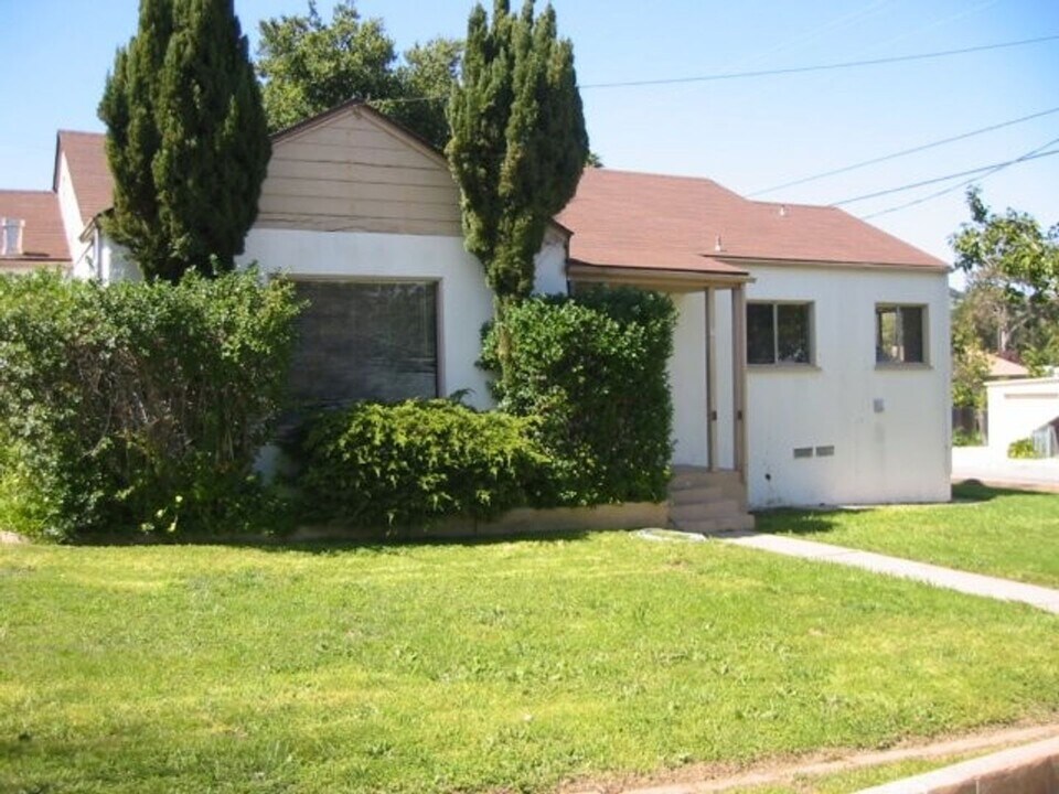31 S Tassajara Dr in San Luis Obispo, CA - Building Photo