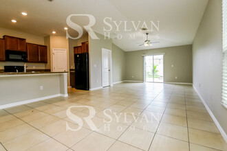 5002 Golden Fig Ln in Wimauma, FL - Foto de edificio - Building Photo