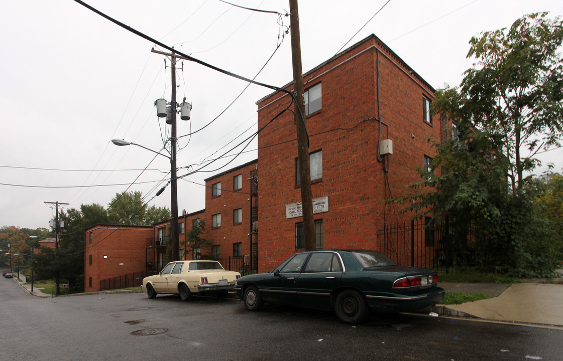 5105-5109 F St SE in Washington, DC - Building Photo