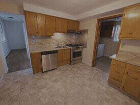 37 Grant St, Unit apt3 in Fairview, NJ - Building Photo