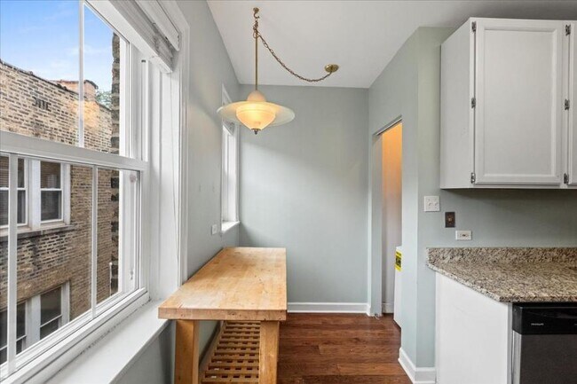 1439 W Elmdale Ave in Chicago, IL - Building Photo - Building Photo