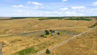 80 Rocky Rd in Pasco, WA - Foto de edificio - Building Photo