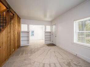 1529 Oak St in Paso Robles, CA - Building Photo - Building Photo