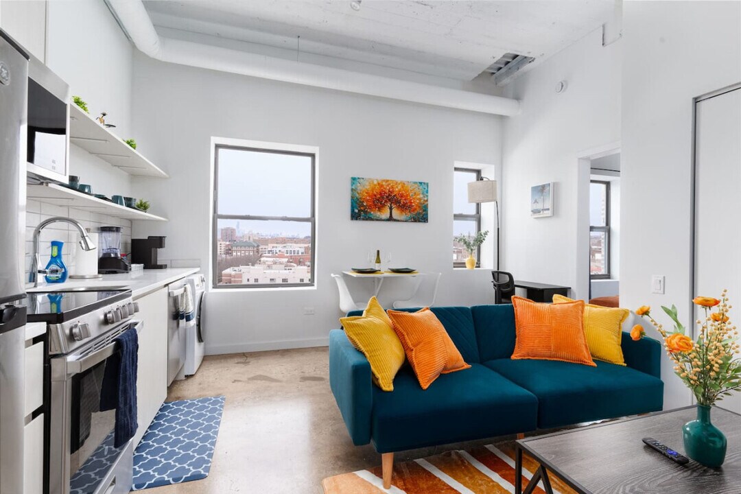 1049 W Lawrence Ave in Chicago, IL - Building Photo