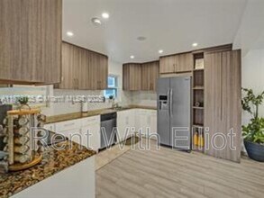 3291 SW 44th St in Fort Lauderdale, FL - Building Photo - Building Photo