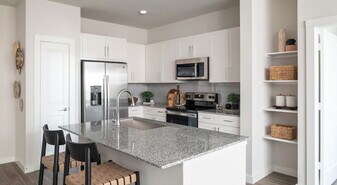 22000 Bellaire Blvd in Richmond, TX - Building Photo