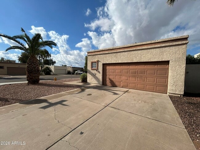 property at 2120 N Yucca Ct