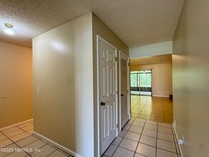 8031 Cumberland Gap Trail N in Jacksonville, FL - Building Photo - Building Photo