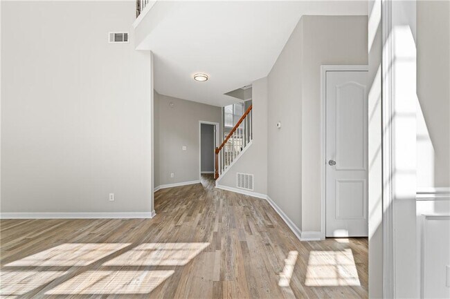 2878 Calhoun Square in Suwanee, GA - Building Photo - Building Photo