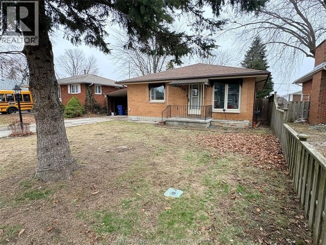 40 Dauw Ave in Wallaceburg, ON - Building Photo - Building Photo