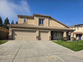 4227 S Fontana St in Visalia, CA - Building Photo