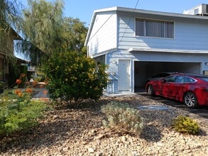 1379 Dorothy Ave, Unit 4 in Las Vegas, NV - Building Photo - Building Photo
