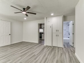 1001 NW 98th St in Oklahoma City, OK - Building Photo - Building Photo